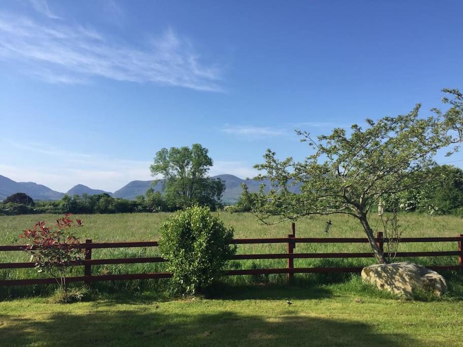 Killarney Farm House. Exterior photo