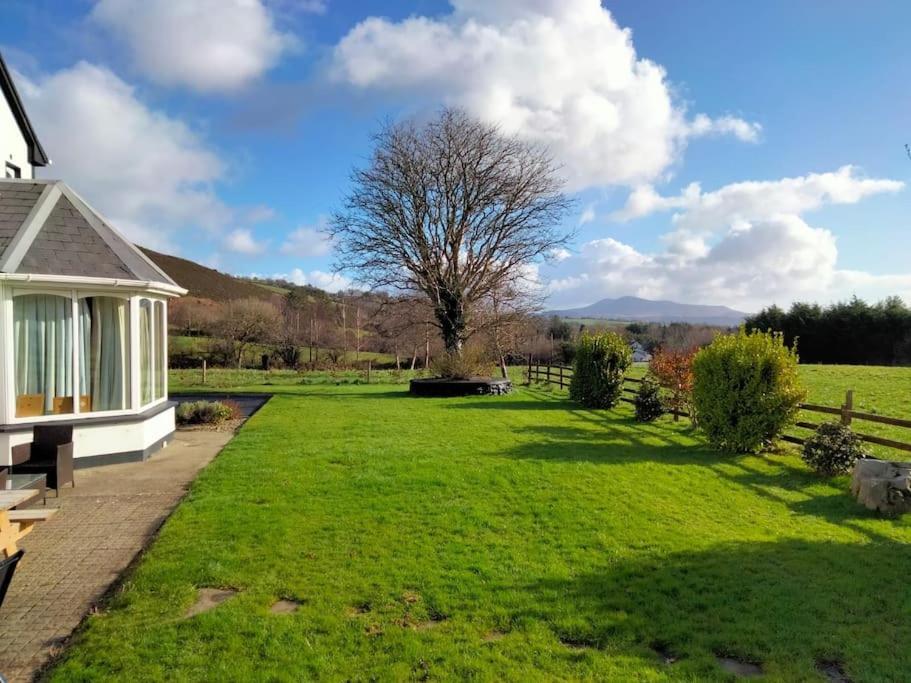 Killarney Farm House. Exterior photo
